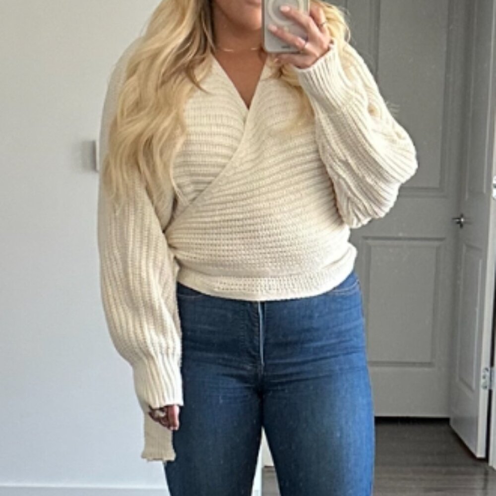 HYFVE WHITE SWEATER SZ L